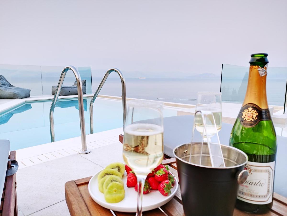 Sea & Cliff Luxury Suites 바니체스 외부 사진